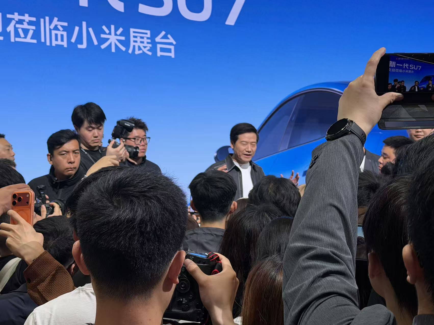新SU7与VGT概念车撑场！雷军站台2小时，小米汽车仍是北京车展顶流？