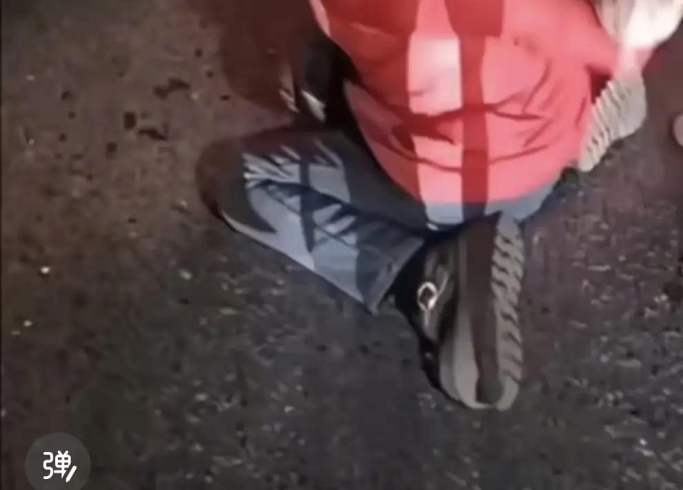 震惊！2026年街头惊现“人贩子”事件，湖南邵阳群众英勇制止，彰显正义力量！
