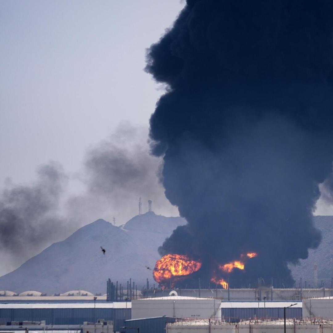 消息一出，网上炸锅，说什么伊朗怂了，不能相信老美……

临时停火协议让美以伊朗这