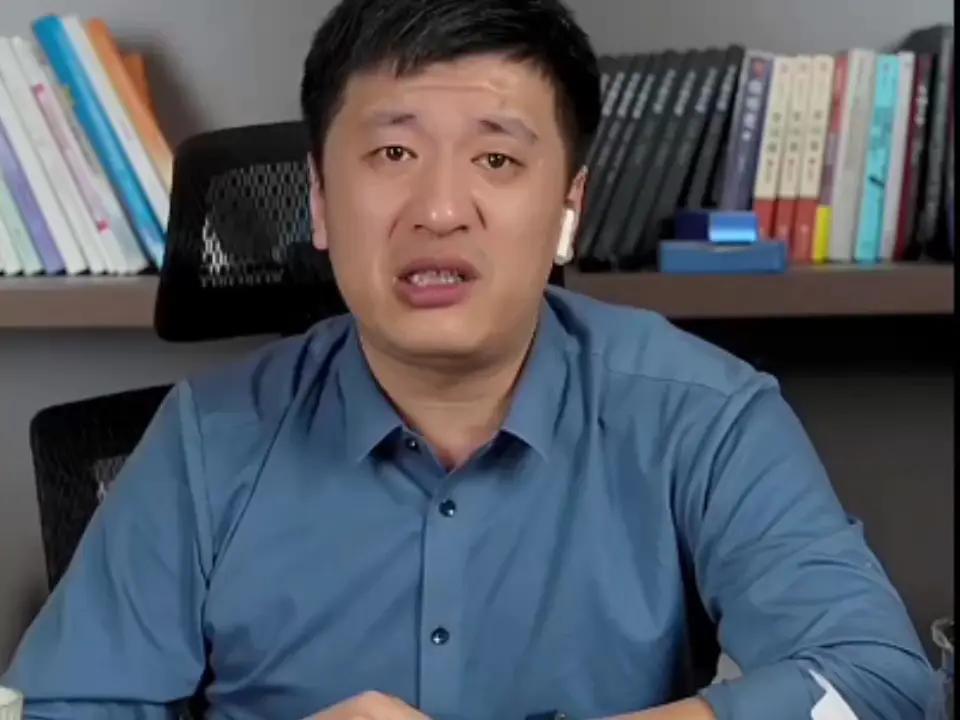 未曾谋面，却愿你一生顺遂
 
这两天，心里像堵了一块湿冷的棉絮，沉甸甸的，喘不过