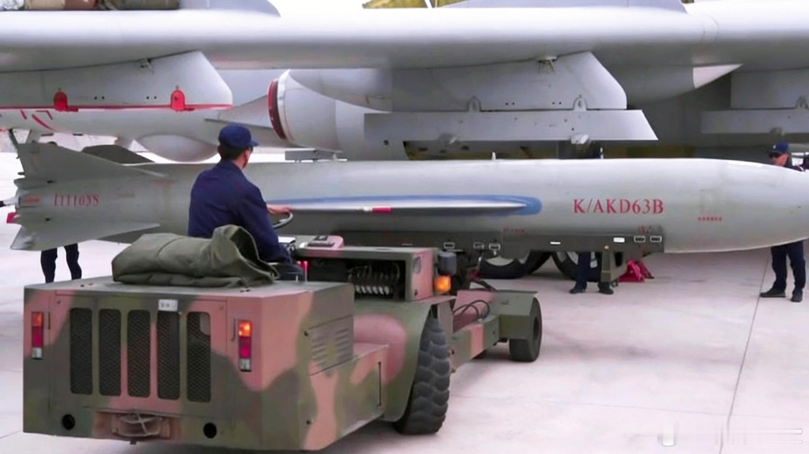 6️⃣爷发射K/AKD63B每天认识一件兵器 他是中国空军为实施远程精确打击研制