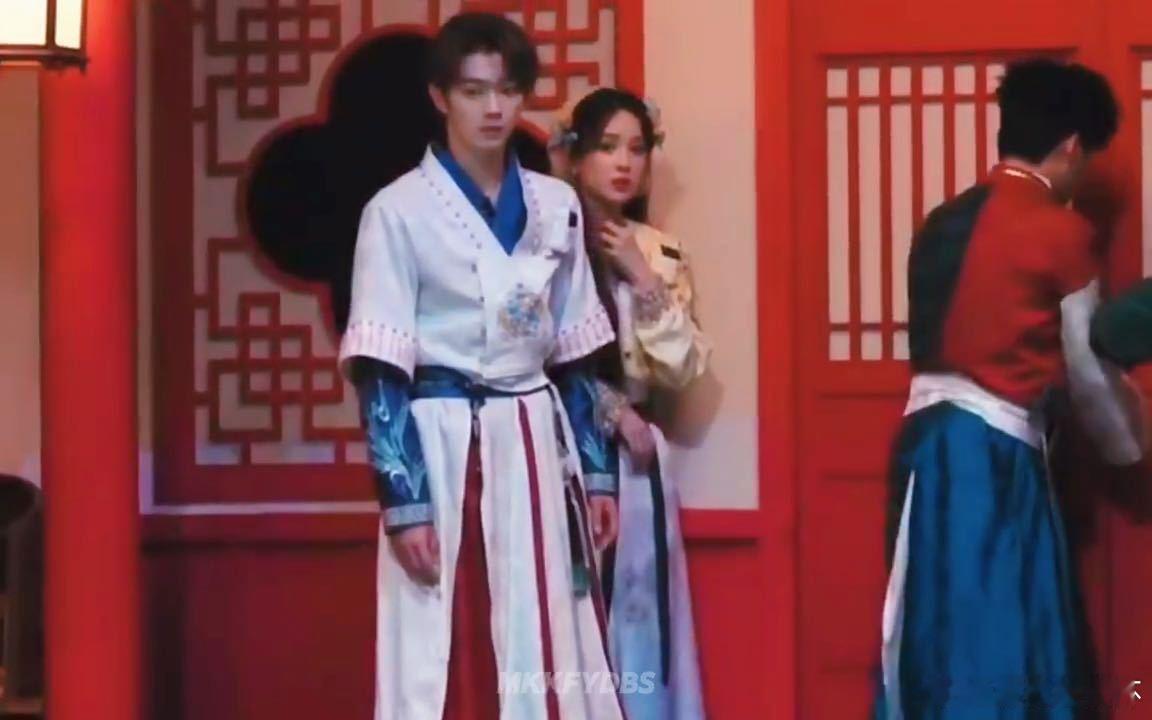 许凯娜扎超长售后许凯自己害怕还想着保护娜扎 许凯平时胆子不大这事儿大家都知道，但