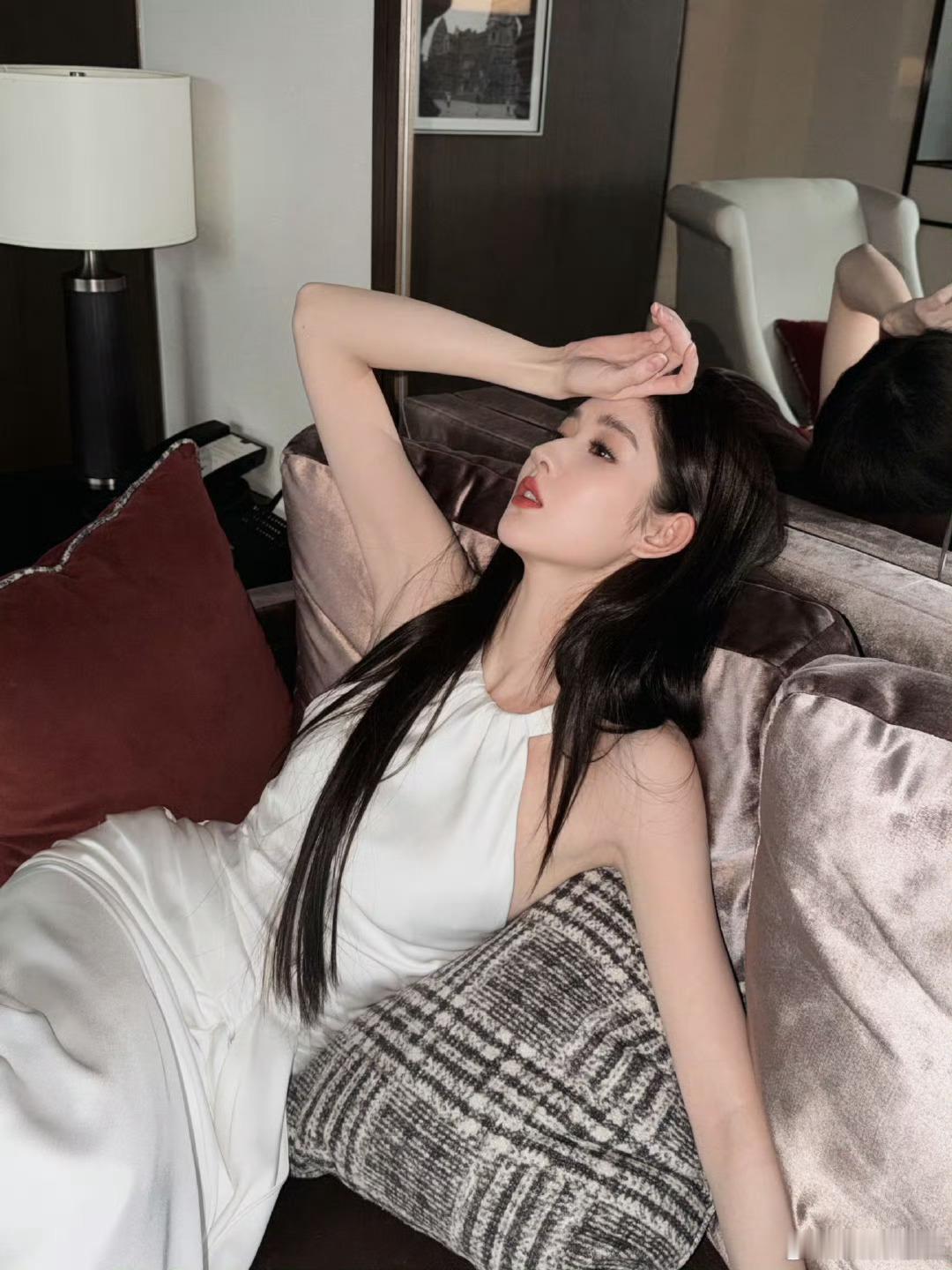 谁家女主害怕时唱rap啊 “快弄走它！”然后就开始rap攻击，这女主精神状态领先