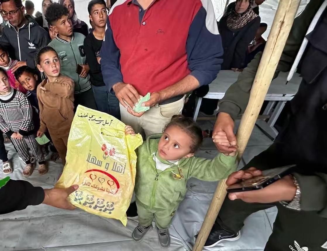 大爱中国。公益无国界，爱聚在最后十天，70个孤儿，70份悲伤；每个孩子都是天使，