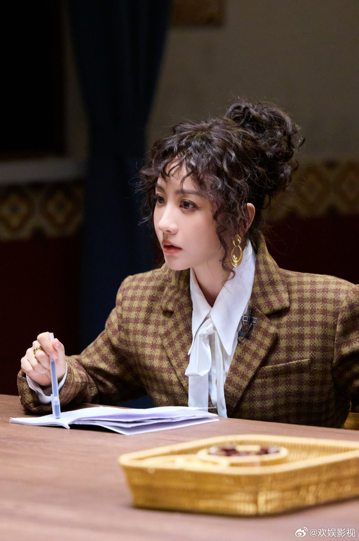 灿若烟火，义重情深。欢娱影视演员参与录制的综艺节目《大侦探 第11季》今日播出，