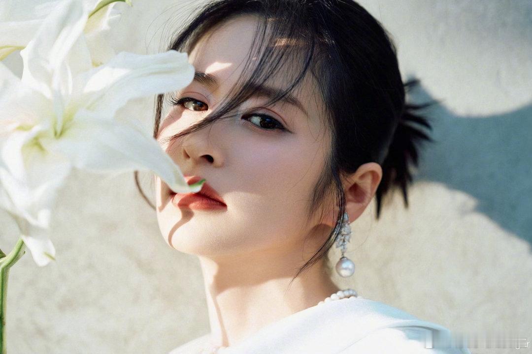 铁证里有颖儿铁证中有颖儿悬疑剧《铁证》阵容太惊喜，实力派演员颖儿特别主演，气质沉