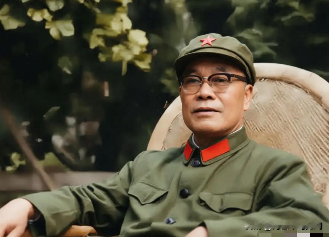 他是开国中将。18年参加红七军。44岁历任兰州军区第一政委，甘肃省委第一书记，甘