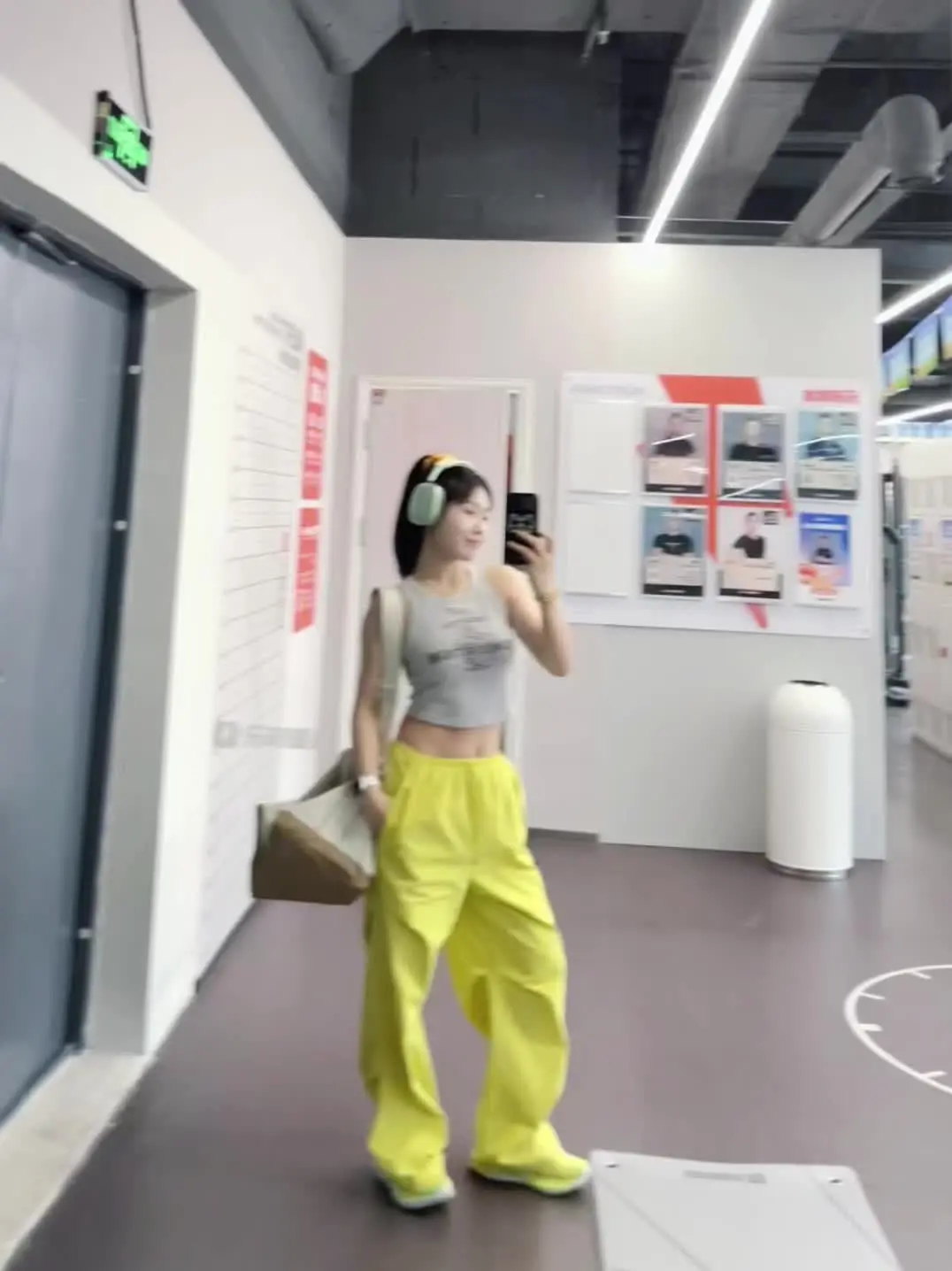 穿的好看全身都是劲 练的很开心