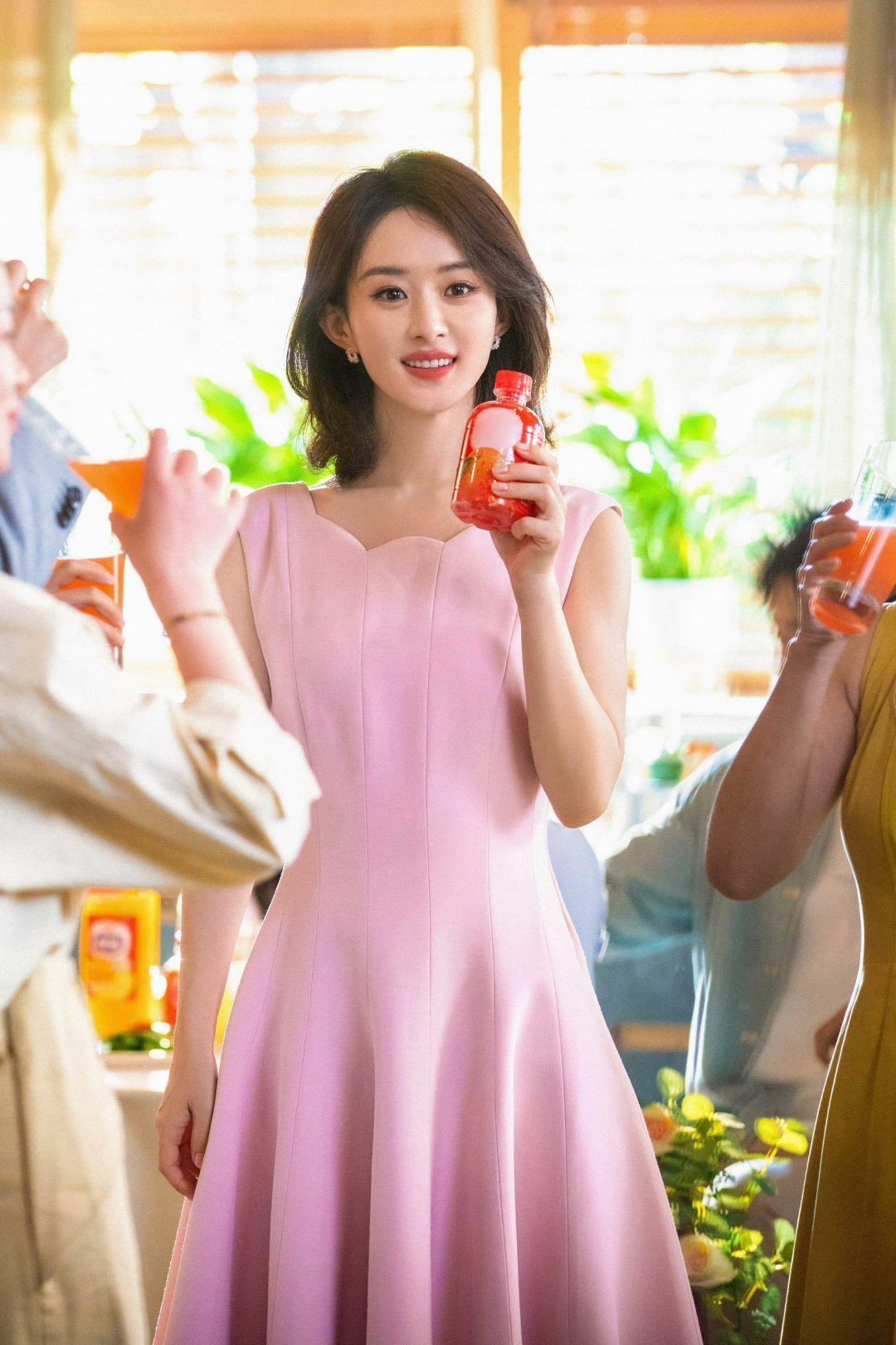 赵丽颖赵丽颖纪梵希全球彩妆代言人 zly鄂尔多斯1980x赵丽颖ài联名羊绒系列