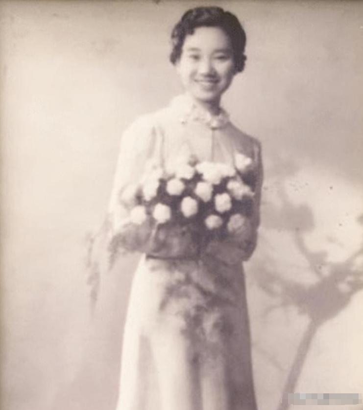 1941年，日军为了套取情报，对革命战士朱凡施用酷刑，最后，将她的双腿分别用绳索