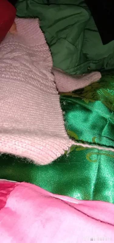 旧毛衣里的秘密，让我哭红了眼
 
“妈，别织了！手工毛衣又土又沉，我才不穿！”我