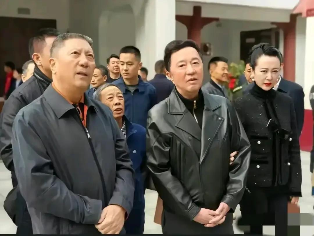 【将门虎子】
秦卫江，秦天是秦基伟两个儿子，同为中将。
一个在民间传说石家庄留下