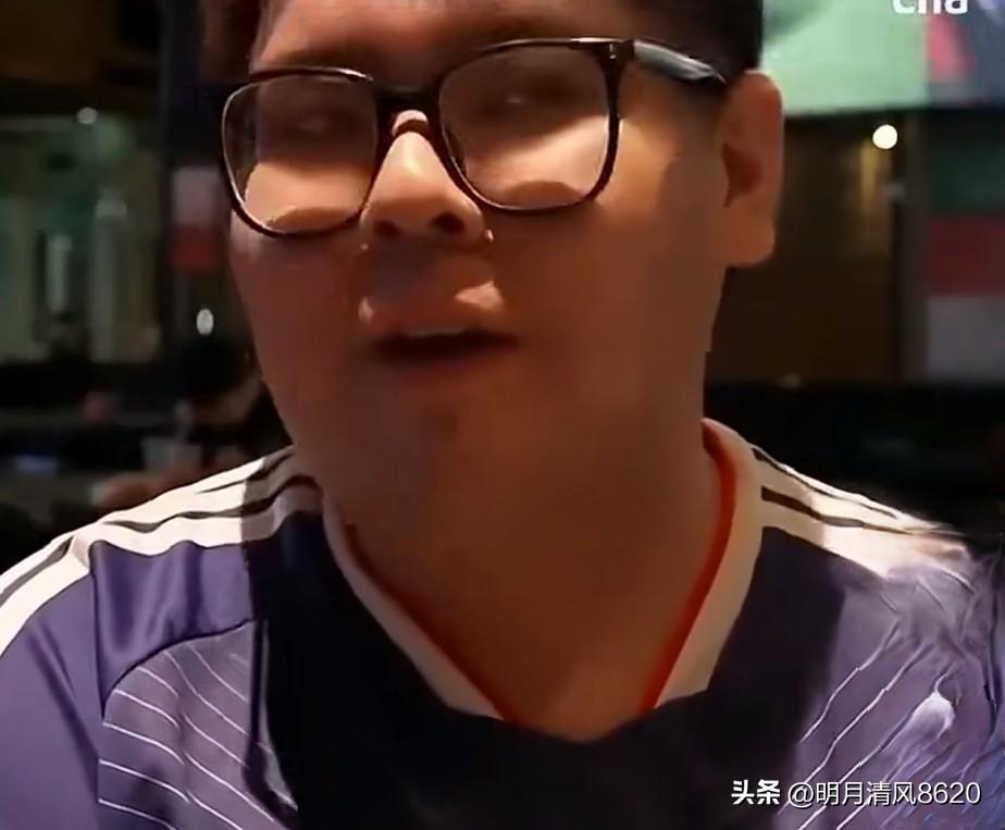 惊了！上海"日本"球迷
接外媒采访，竟这样说

在本届美加墨世界杯中′′，相比于