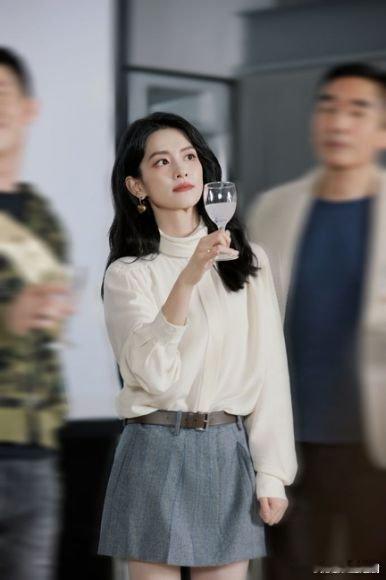 陈昊宇回应哭戏 天啊，进组第一天就演这么难的哭戏，还演得这么真！小麦的经历简直是