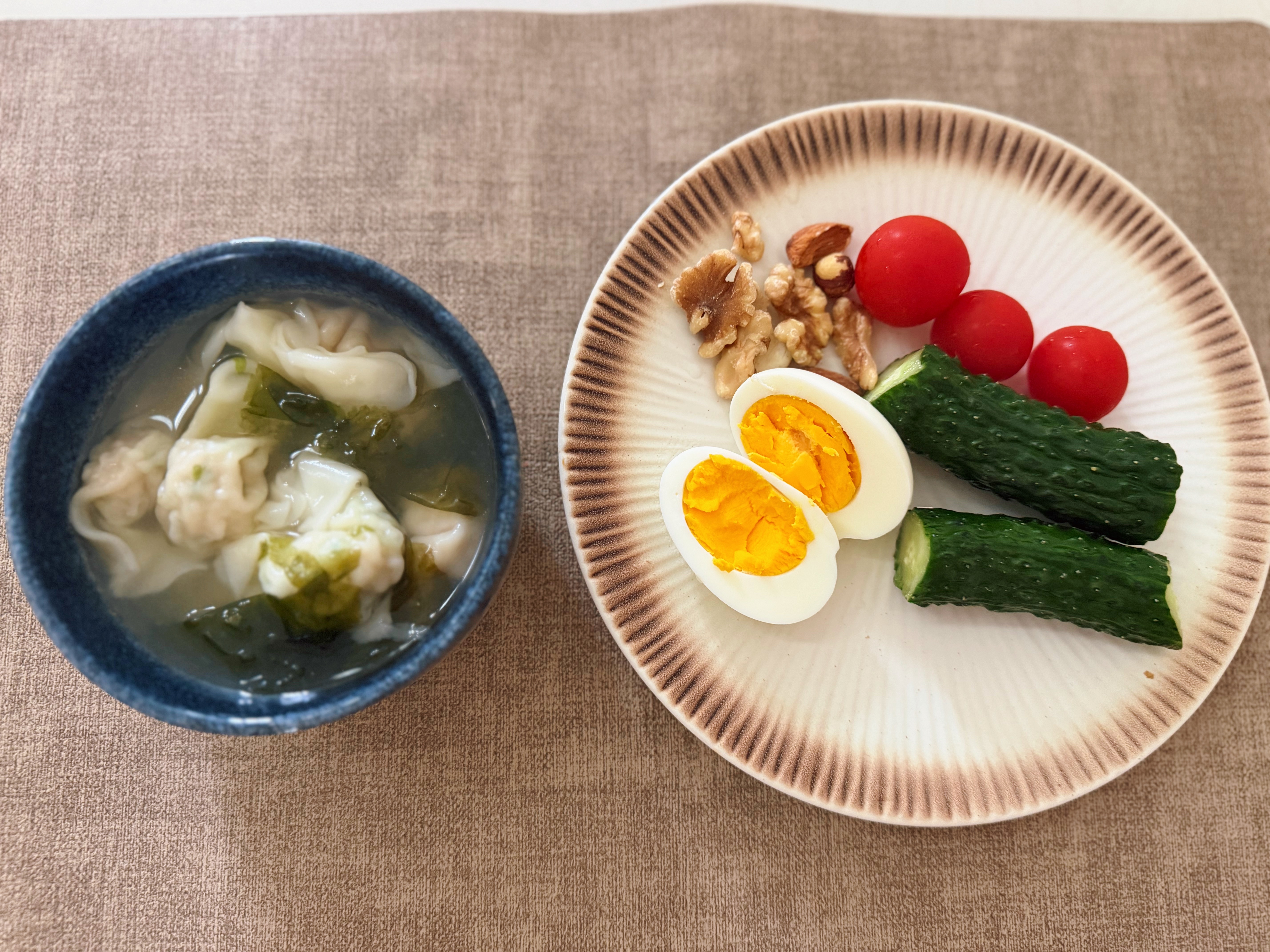 今日早餐主食馄炖，好好吃饭。