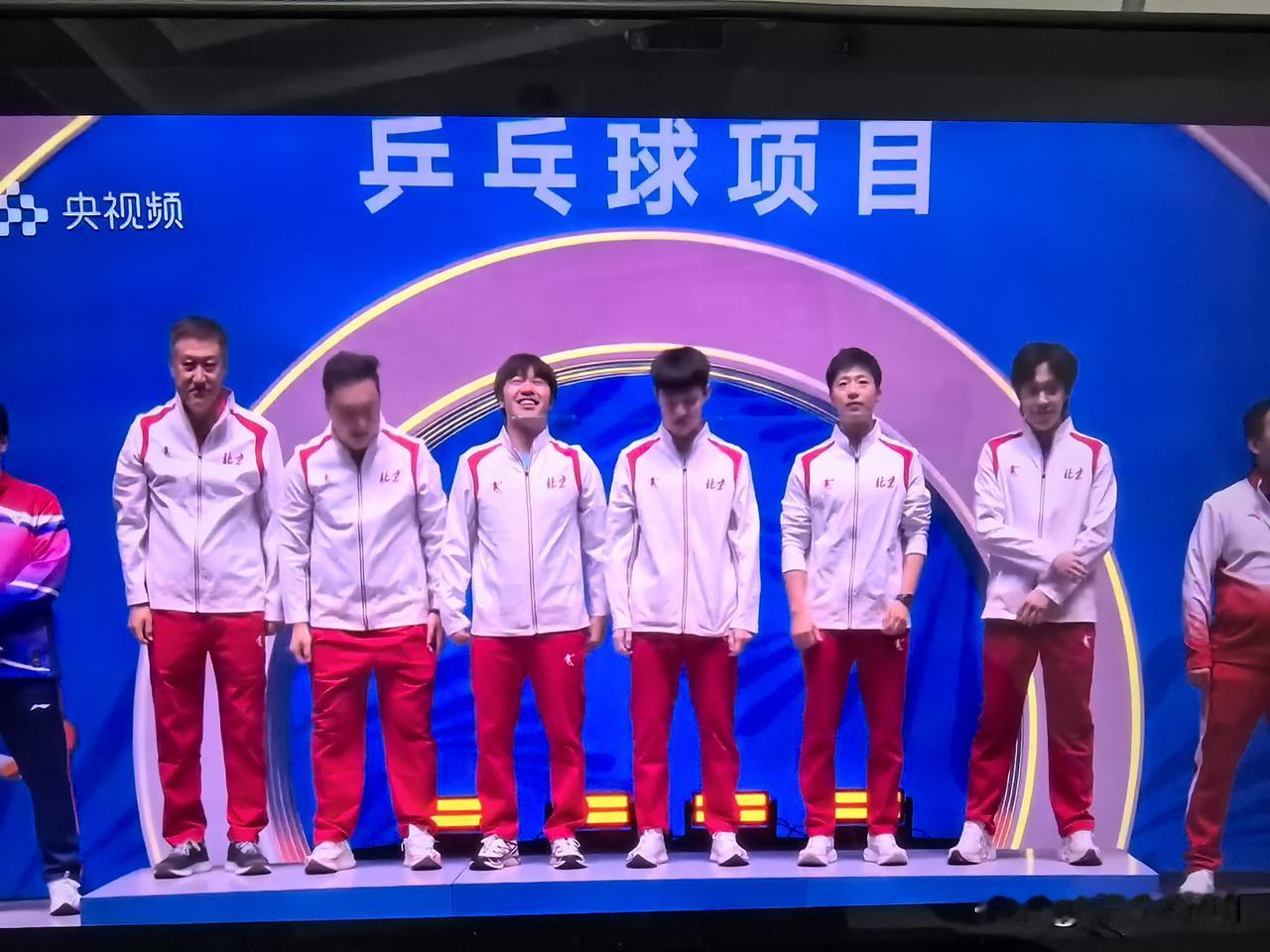 男子团体赛看点很多：
看点一，马龙和徐昕，三剑客里有两人参赛，只差张断科。而马龙