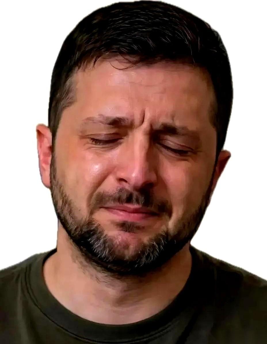 一夜之间，703个空中目标砸向乌克兰全境。44枚导弹，659架无人机。
数字很冷