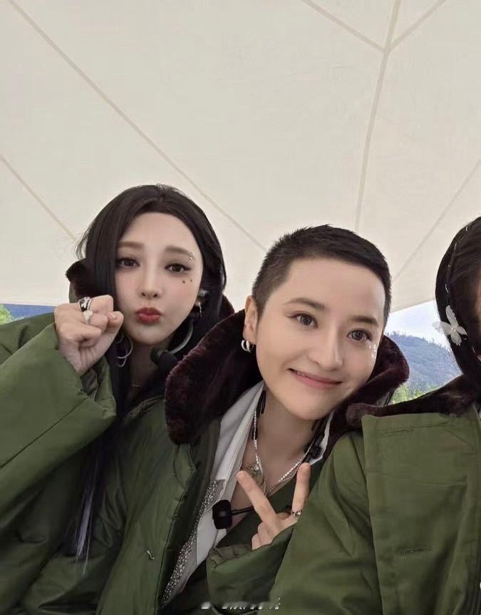 天呐！浪姐6姐姐们太有爱啦！罗予彤、李晟等齐聚彭小苒评论区，热闹互动，这售后直接