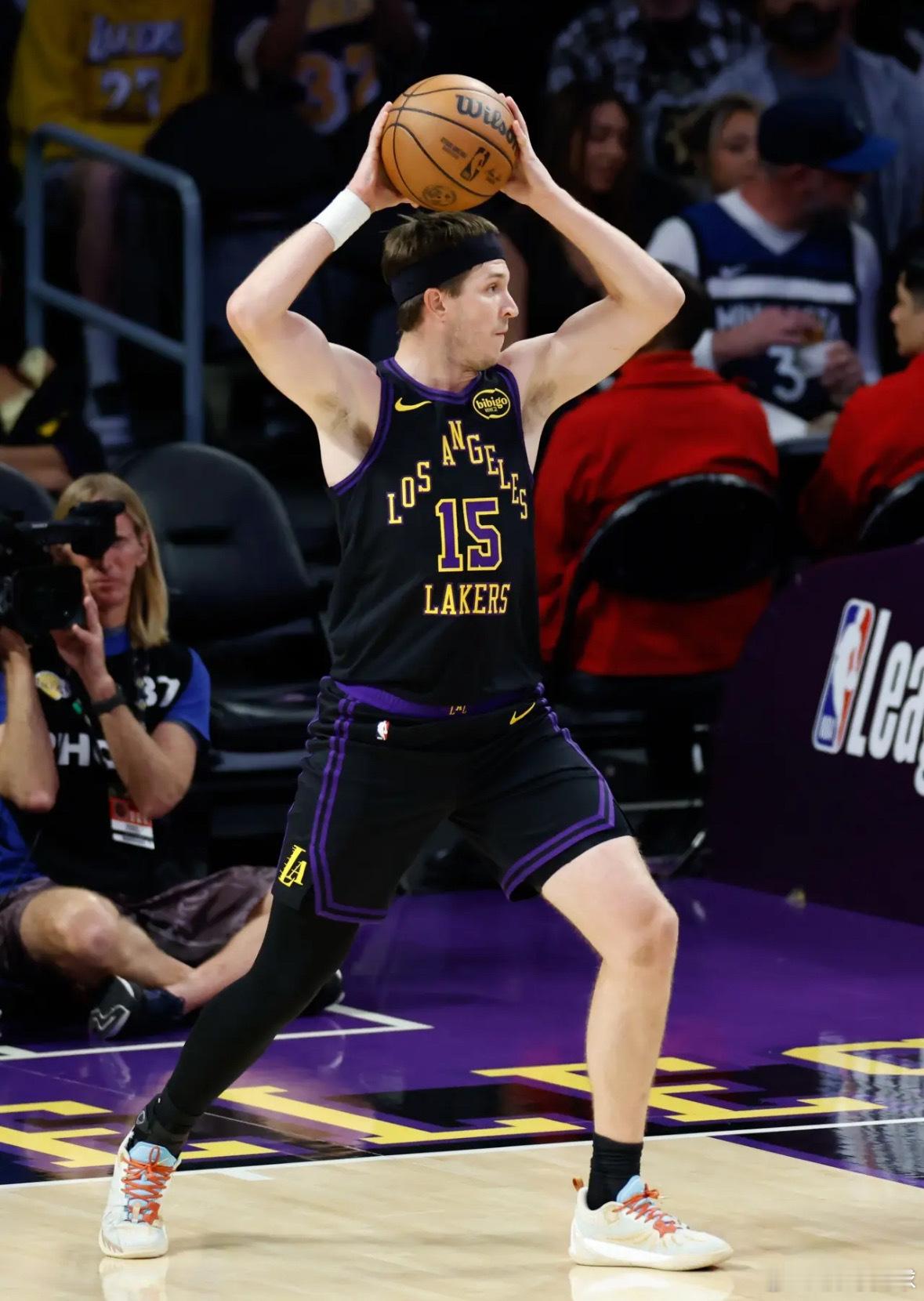 湖人里夫斯续约NBA 阿里纳斯谈里夫斯续约：湖人若给顶薪，未来10年或被锁死前N