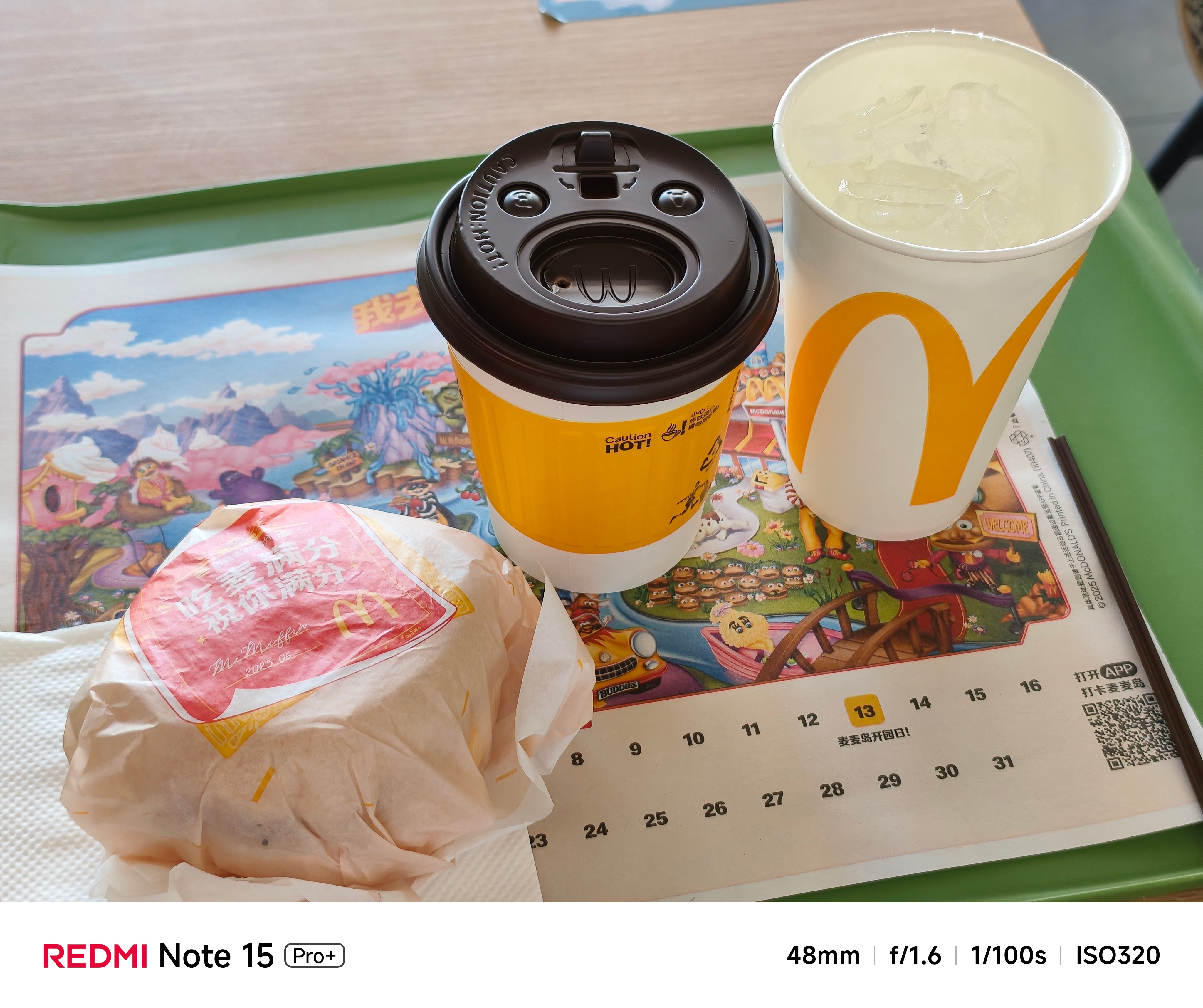 继续来麦当劳恰早餐[喵喵]我：小姐姐可以麻烦给我杯冰块嘛？小姐姐：好呀，没问题～