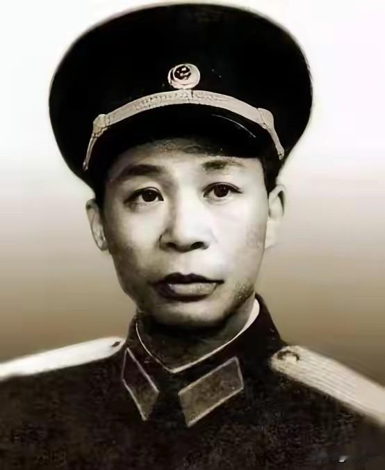 韩先楚一生唯一的破例！明知参谋长临阵自伤避战，却刻意放过，成毕生遗憾
 
韩先楚