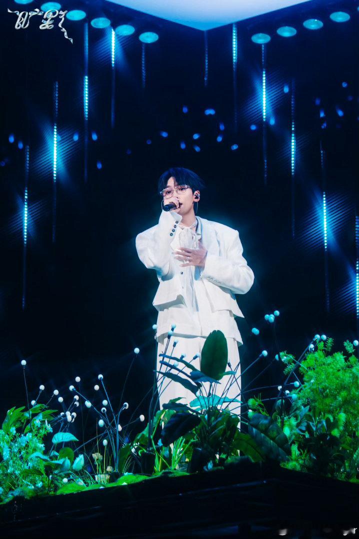 郑润泽旷野巡演官宣杭州双场收官谁能拒绝五月底的郑润泽 15场巡演的盛大落幕，选择