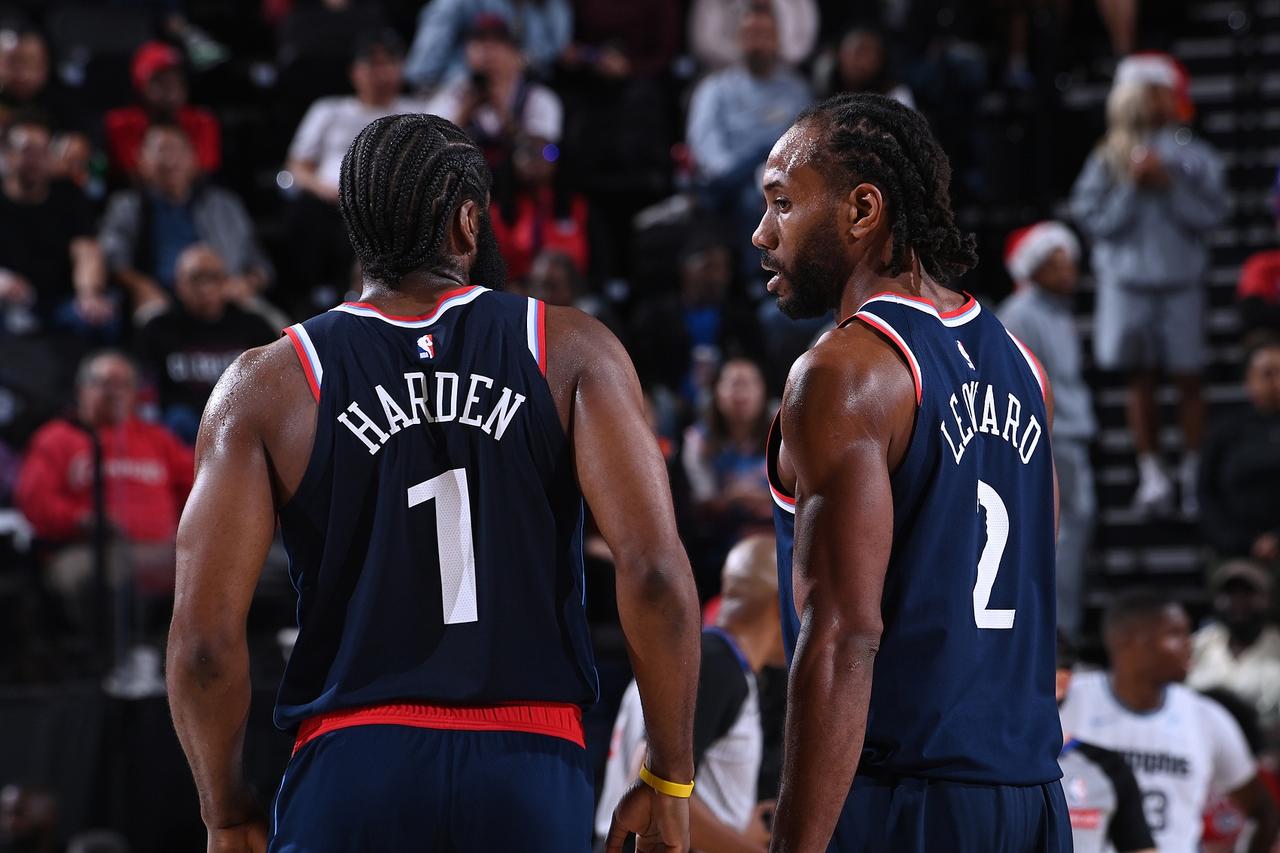 全明星赛后，快船四场比赛，场均三分命中率仅26.3%，全联盟倒数第一。

有人认