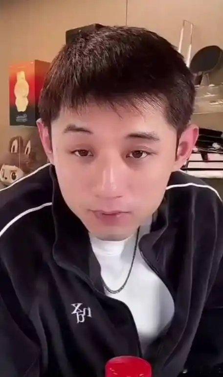 张继科兵乓球 张继科：前几年除了训练、比赛真实，剩下都是比较虚的经历。近日，张继