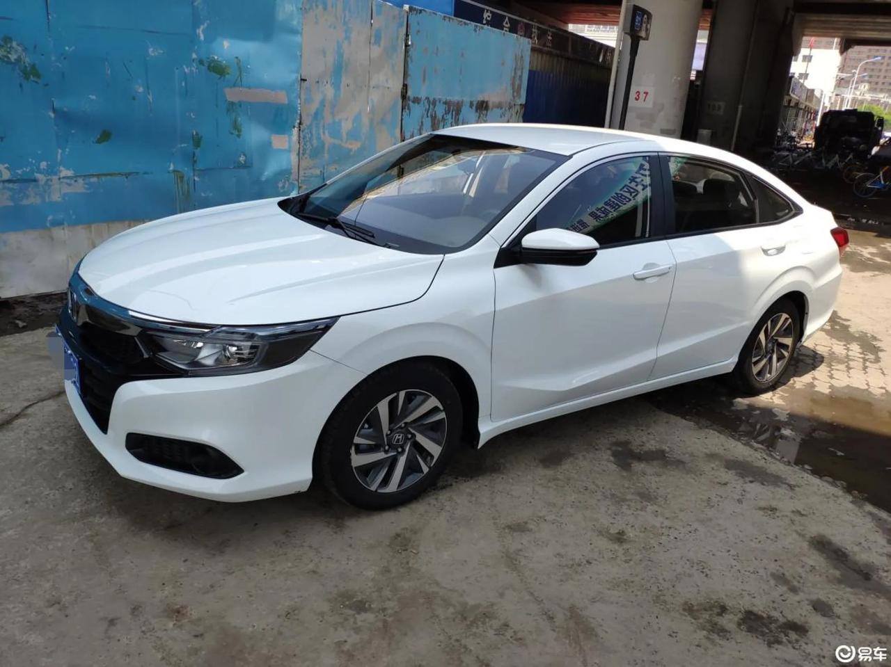 【车主：它的内饰方面整体还可以，设计方面也很有科技感】
凌派2019款180TU