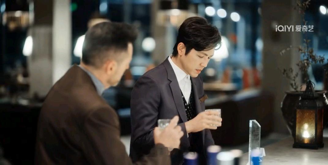 这竟然是钟汉良英文原声钟汉良熟男魅力钟汉良英文原声好苏，但我脑子里突然飘出娜扎的