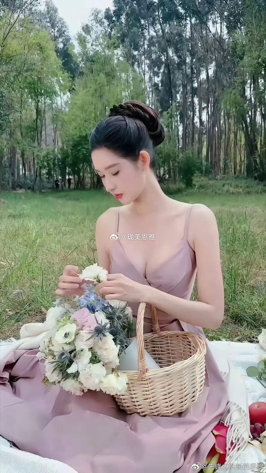 王玉雯有点惨啊网传她已经连续四部剧被人替换其中有一部是和周柯宇主演的《小城故事》