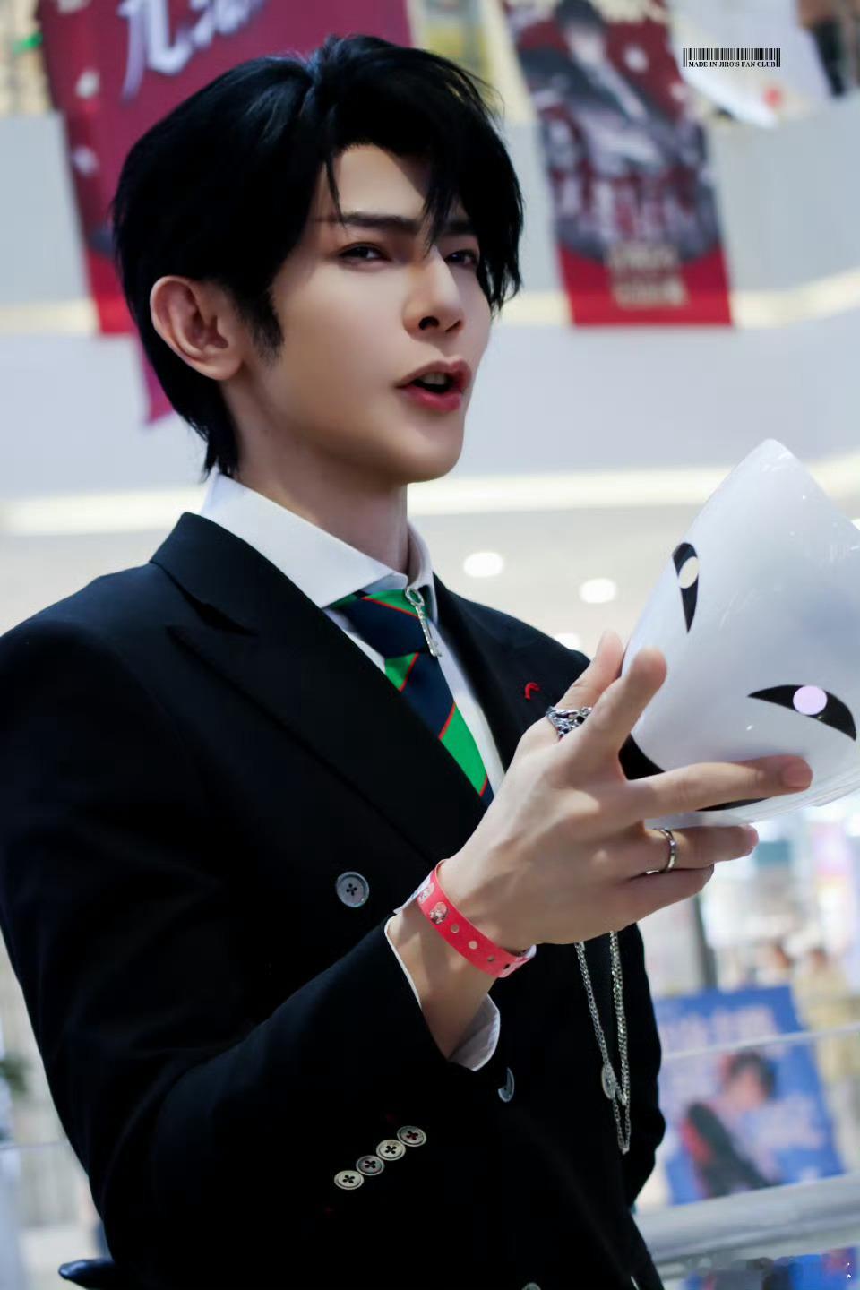 汪东城没有我cos不了的小说追的小说刚完结，线下就碰到汪东城cos男主程实！细节