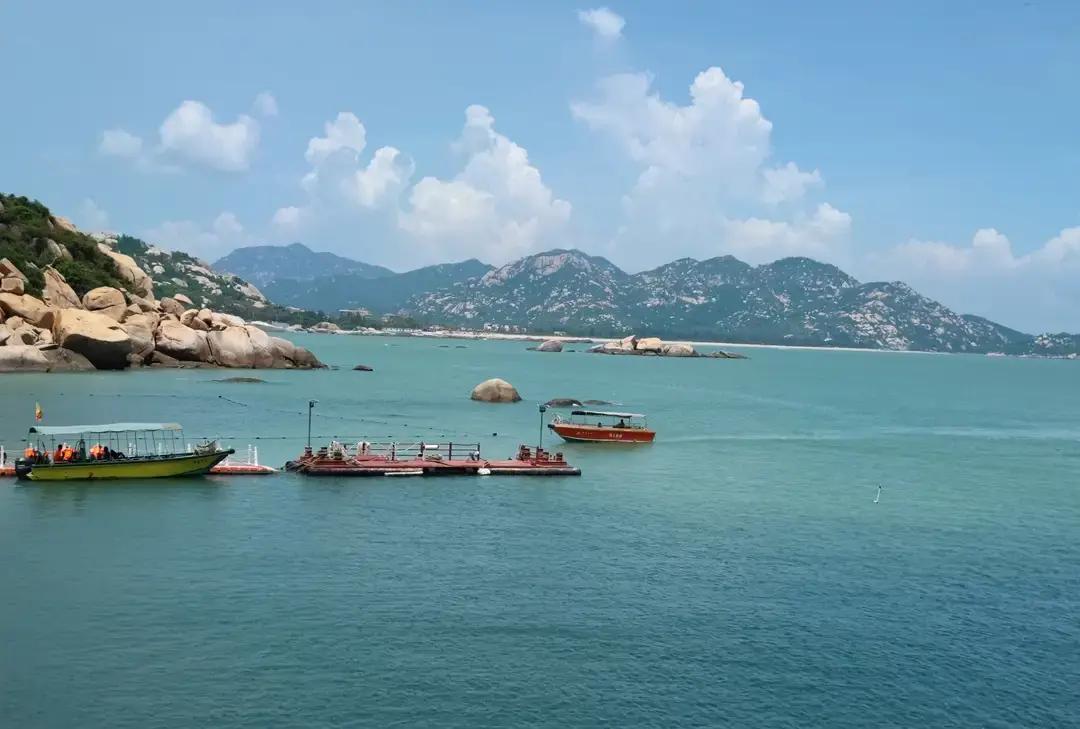 借钱生娃还不肯穿我送的旧衣服，这穷讲究我真看不懂

前阵子妹妹找我开口借五千，说