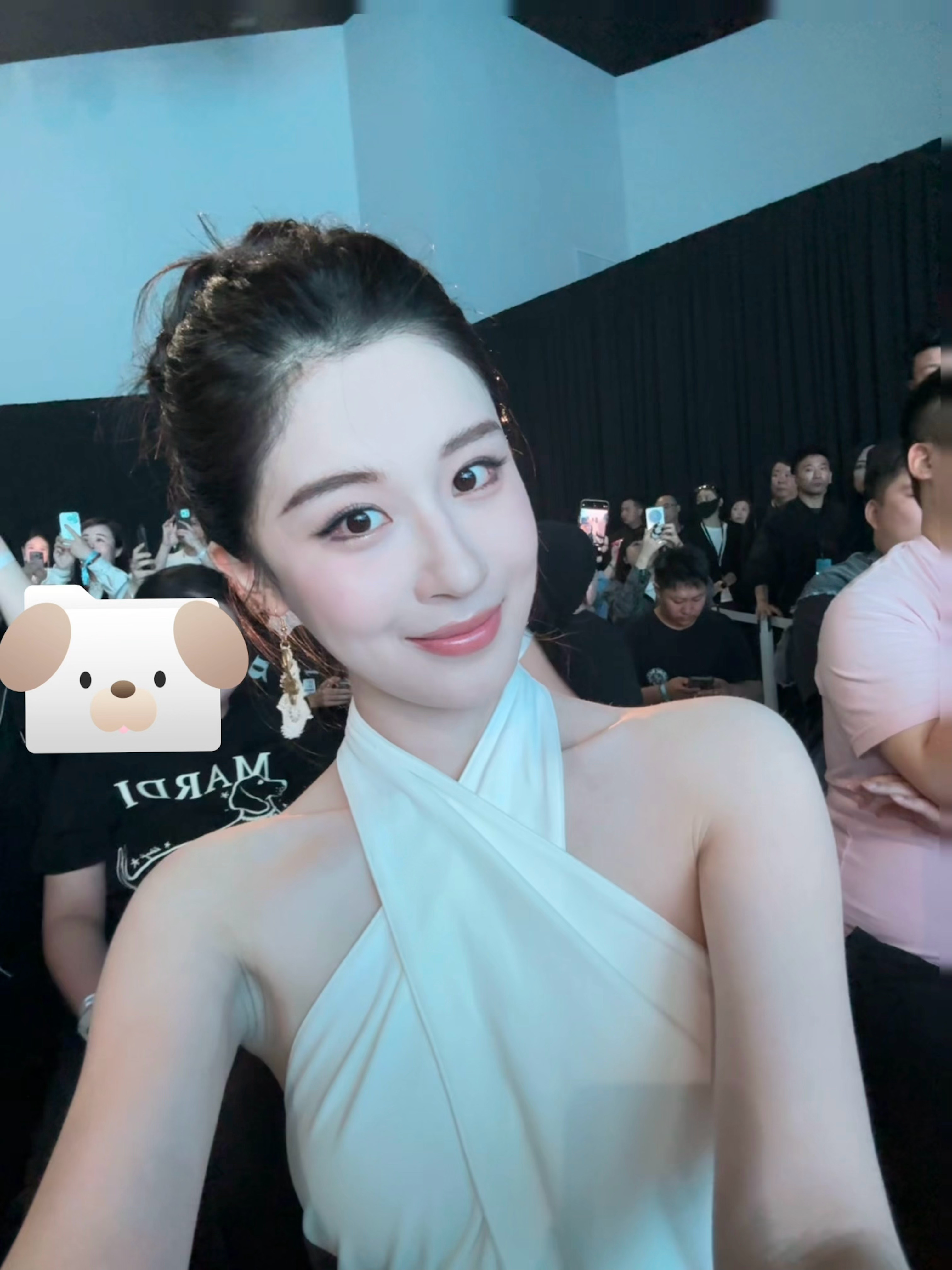 今天这条裙子 66块钱出席lamer活动了丝毫不亏裙子我告诉你 你今天见到周杰伦