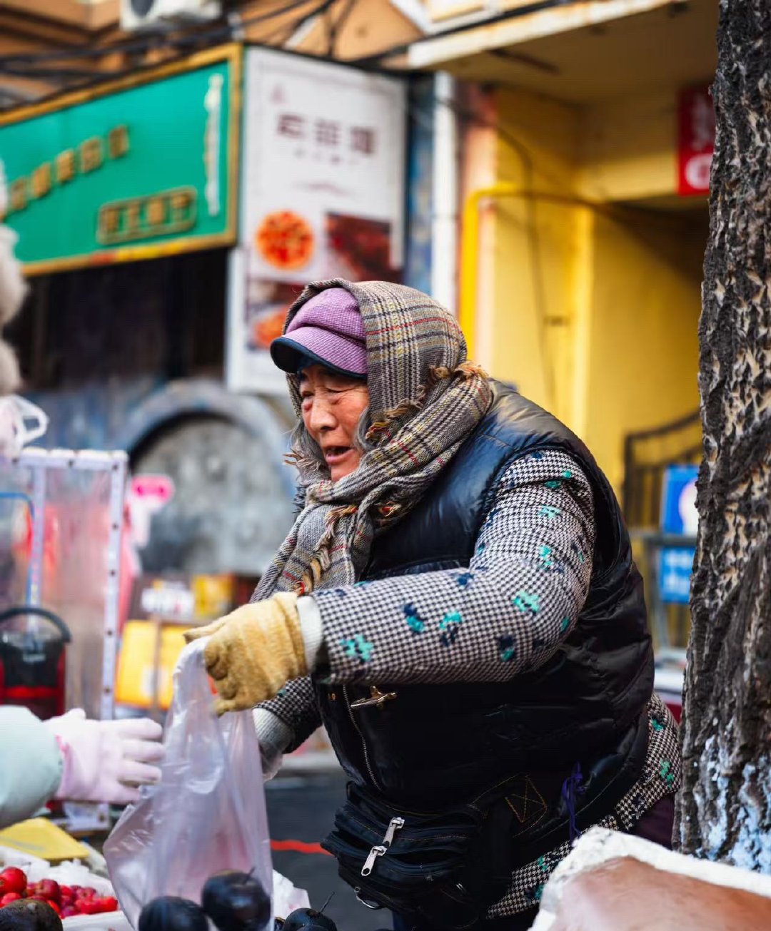逛过东北早市的人嘴真严怪不得都说逛过东北早市的人嘴严，原来是舍不得分享这份平价快