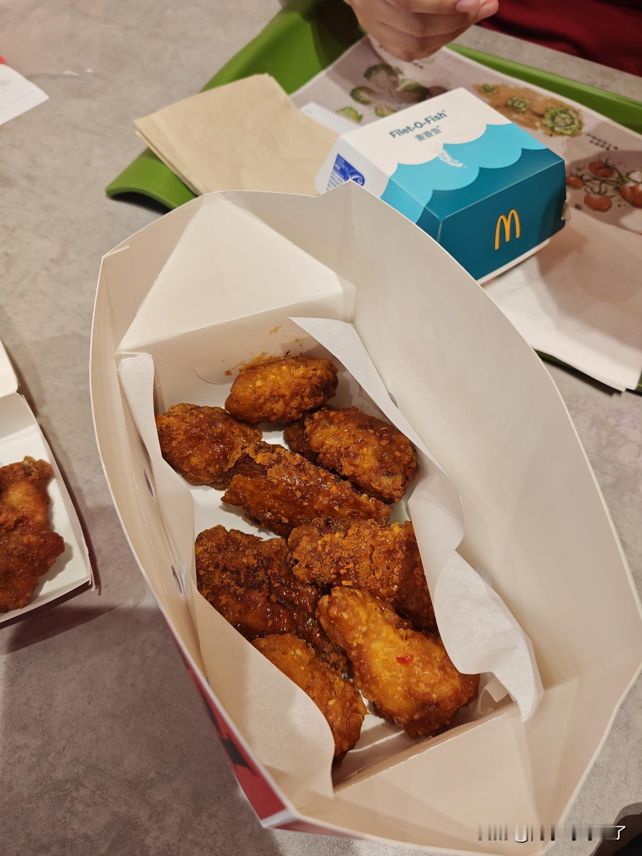 肯德基的金沙鸡翅、奥尔良鸡翅，麦当劳的咖喱肉骨鸡、麦香鱼！

另外我问下，在麦当