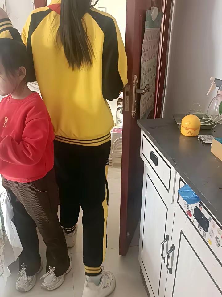 女孩子来月经会来的这么早吗？13年6月的孩子，刚满12周岁而已，就已经来了月经，