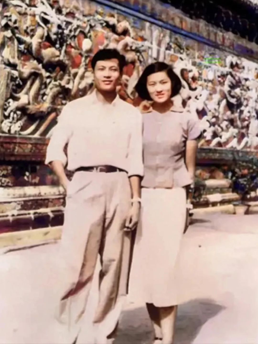 洪晃的父母｜1956年