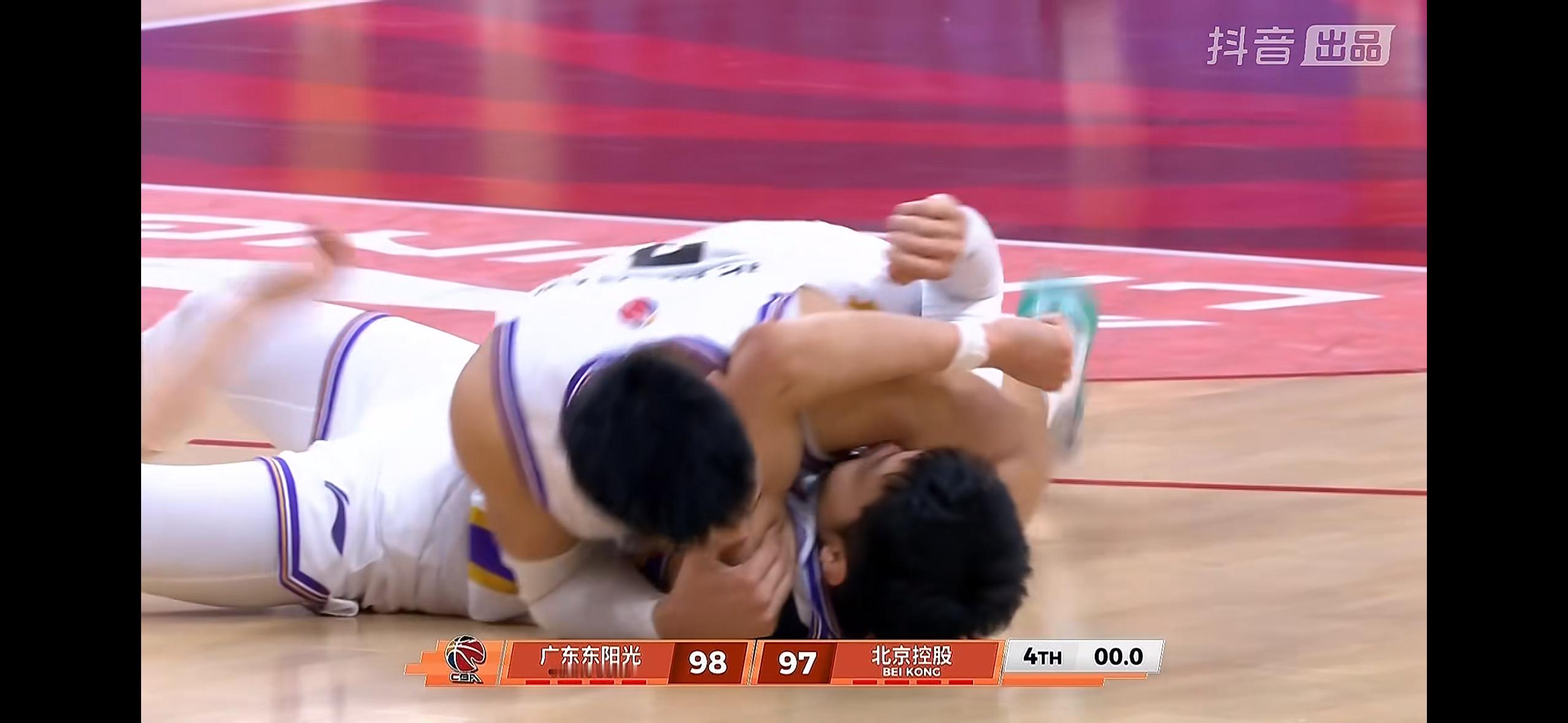 又是廖三宁！压哨绝杀广东！广东男篮vs北控男篮