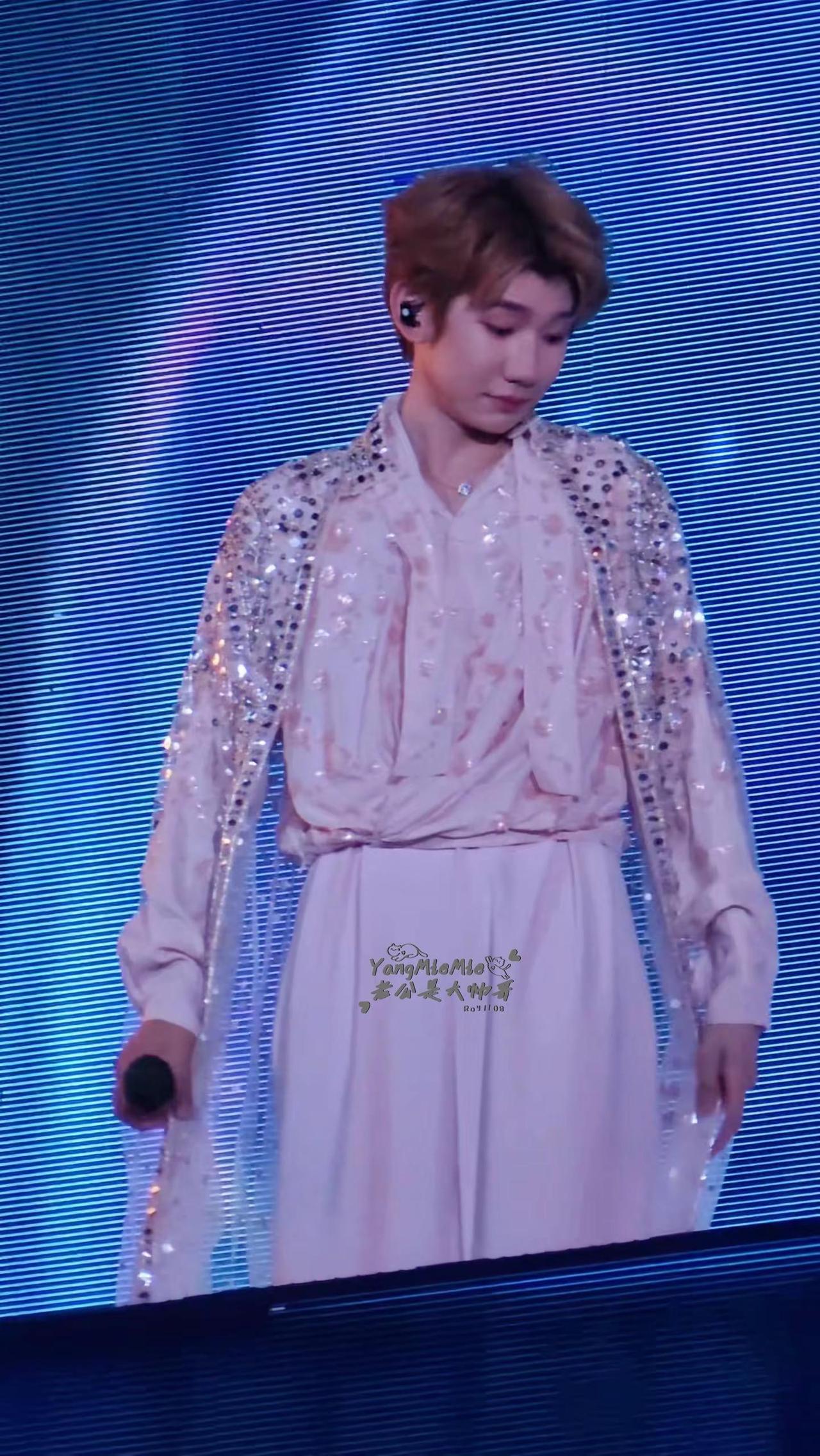 重庆先生和贵州小姐的异地恋史王源神级舞台 @TFBOYS-王源