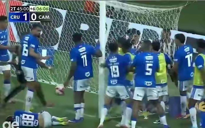 爆发冲突+23人吃红牌！米内罗竞技官方：坚决反对一切暴力行为足球巴西甲 巴西米内