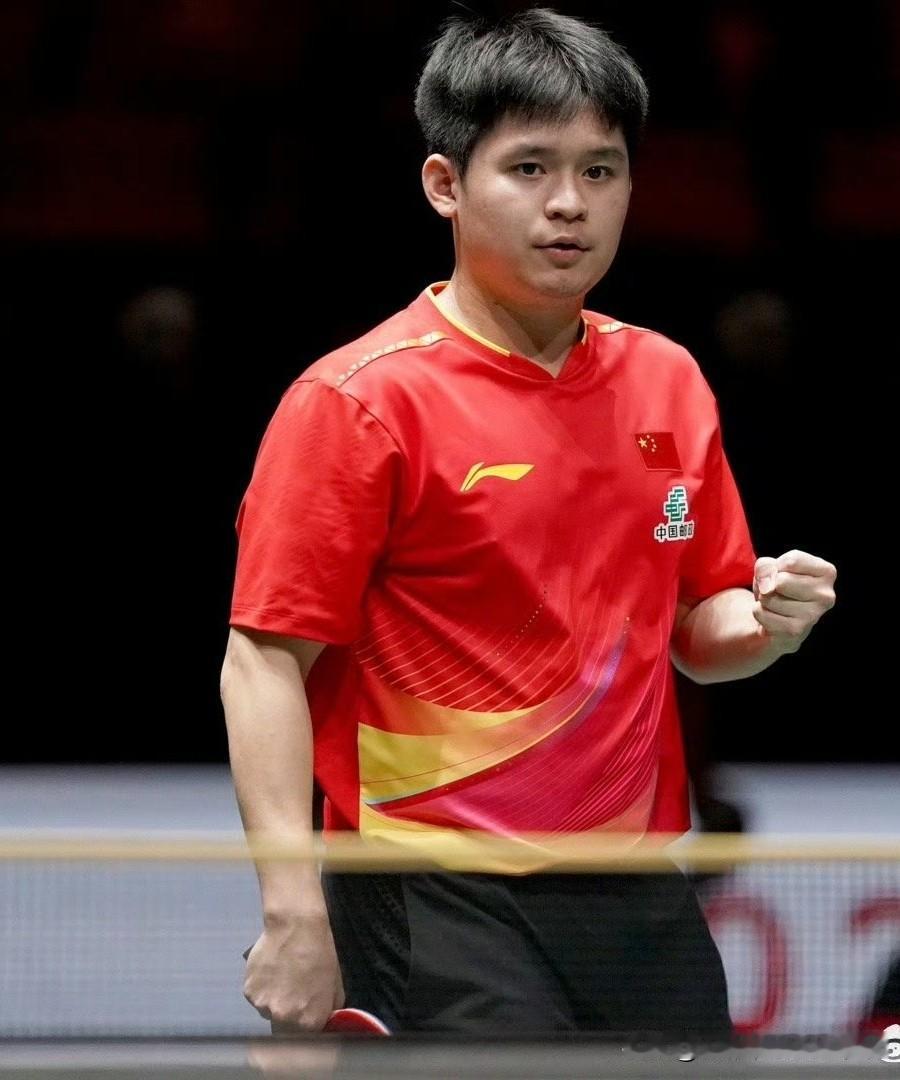 林诗栋1/4决赛还将对阵自己的队友！
香港总决赛第一轮对上了梁靖崑，第二轮又对上