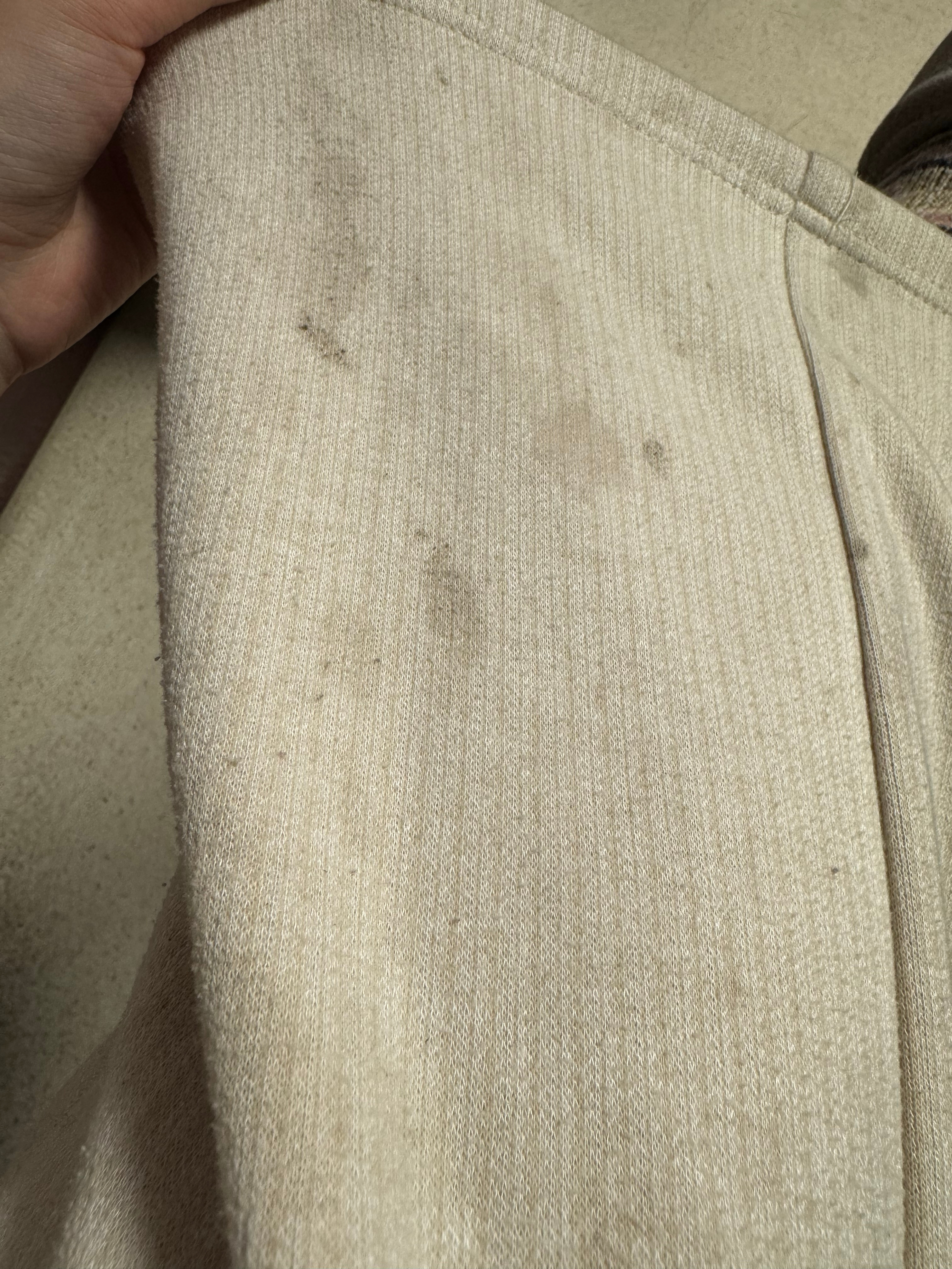 为什么今天要换白裤子下雨走泥坑溅了一裤子水才穿了一天就再见 