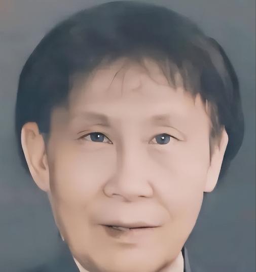 2024年秋，南京1女子在废品站发现一摞发黄的手稿，她问摊主：“这多少钱？”老板