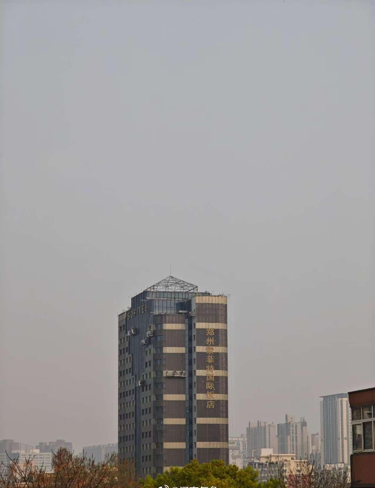 【我的天空照接力】第2007天
这是「河南郑州」此时的天空
河南迎来一大波20℃