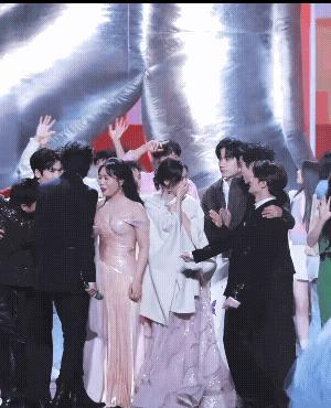 王鹤棣孟子义关系很好啊～ 