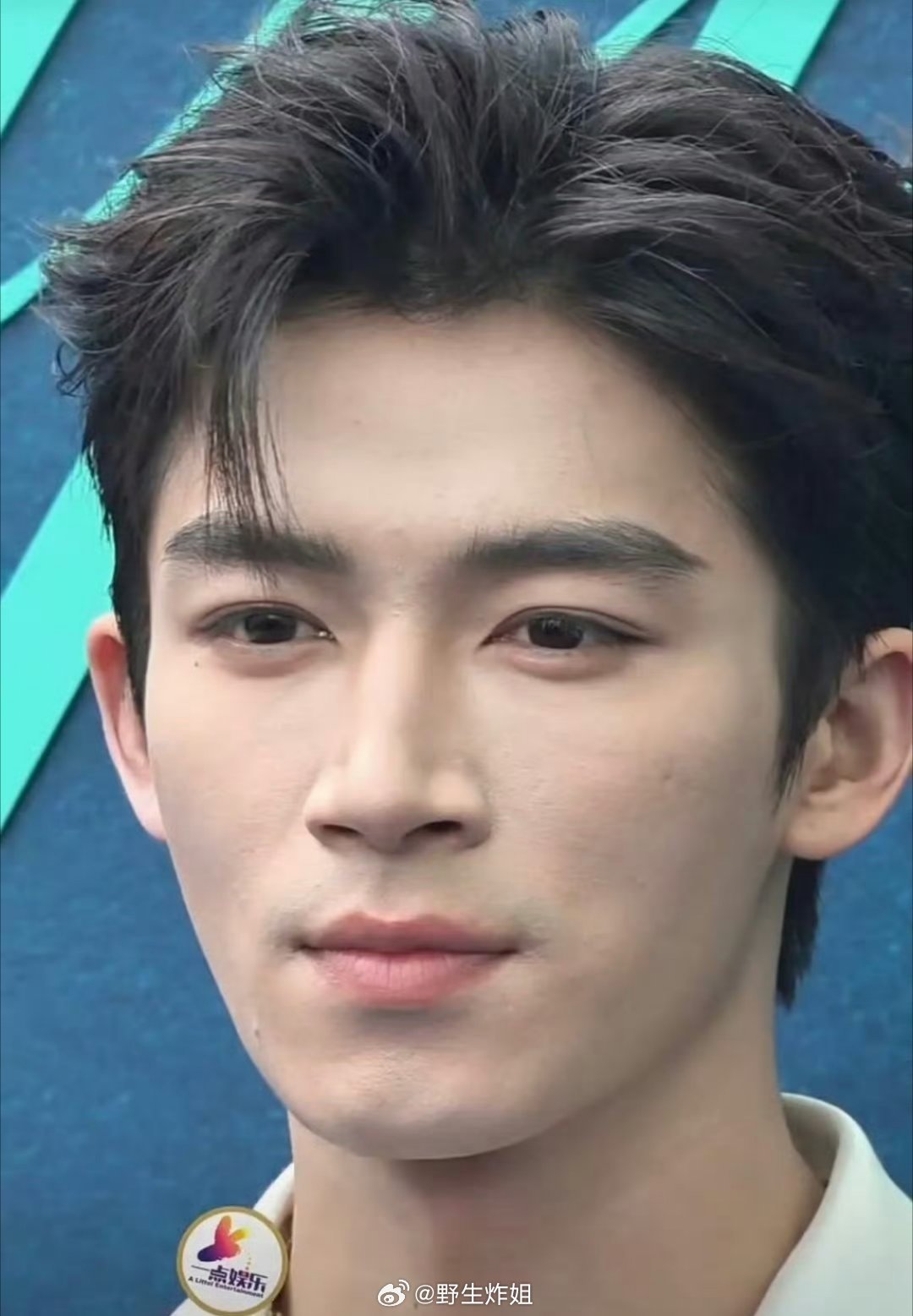 王星越这生图好生啊 毛孔清晰可见 