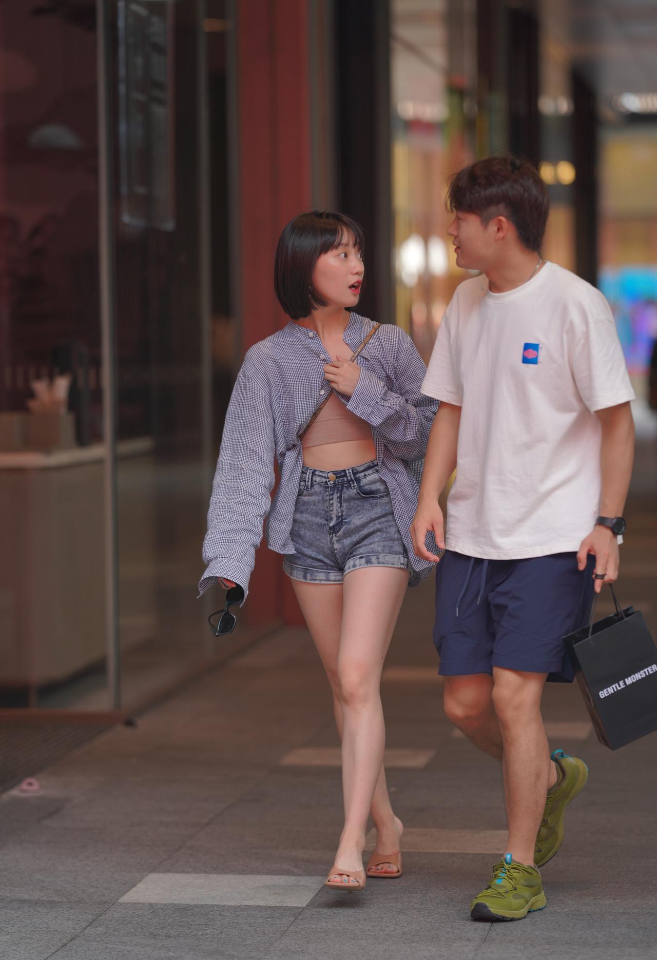 热恋中的美女
