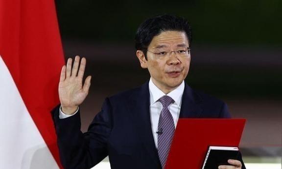 新加坡总统罕见发声警告中国：若想全球和平，中国必须放弃一样东西！
2025年10