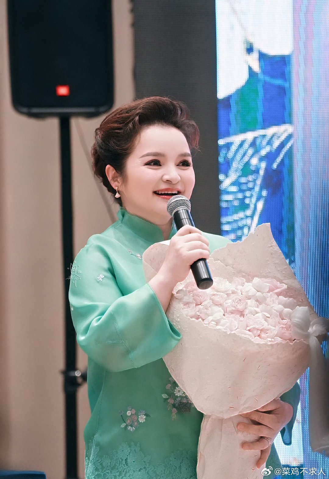 龚琳娜歌手帮唱尤长靖吴碧霞歌手帮唱万妮达韩磊歌手歌王之战帮唱胡彦斌 三组阵容全是